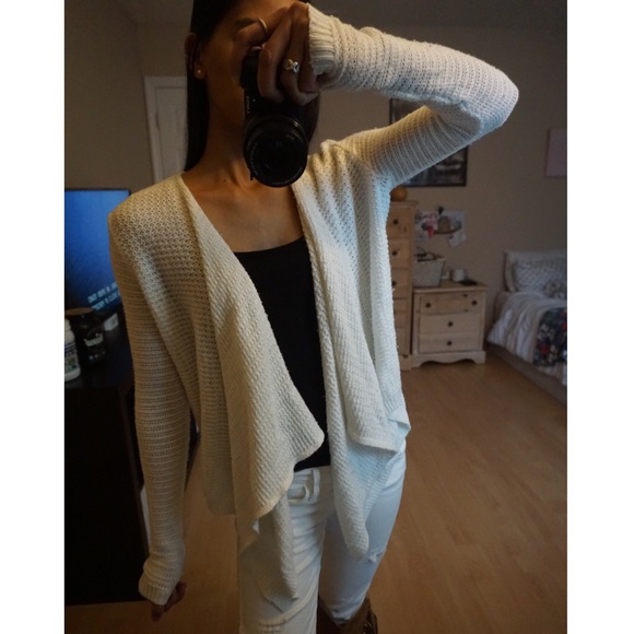 Hollister Sweaters - HCO KNIT CARDIGAN!
